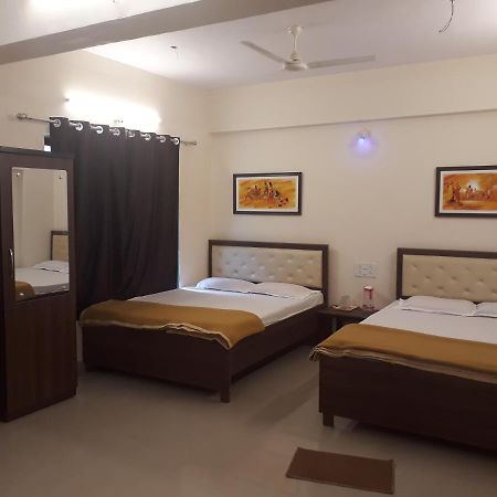 Maharaja Family Guest House Lonavala Dış mekan fotoğraf